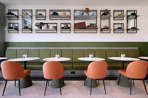 Spark by Hilton Luton