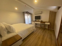 In Ephesus Otel and Art Galery