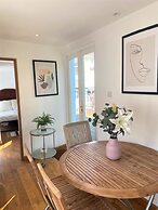 Prime Location- Detached Clifton Home With Parking