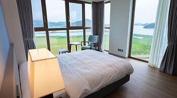 Ramada Plaza by Wyndham Jaeun