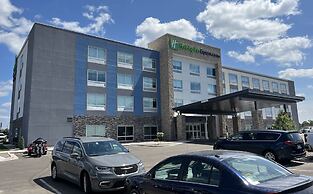 Holiday Inn Express and Suites Tomah by IHG