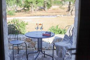 TD Trulli Albapetra Pool Olive Trees