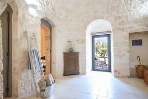 TD Trulli Albapetra Pool Olive Trees