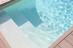 TD Trulli Albapetra Pool Olive Trees