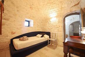 TD Trulli Albapetra Pool Olive Trees