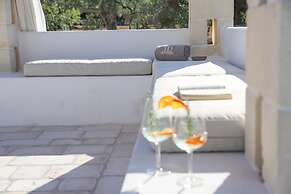 TD Trulli Albapetra Pool Olive Trees