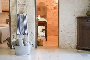 TD Trulli Albapetra Pool Olive Trees