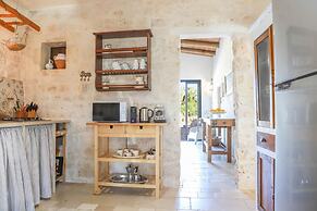 TD Trulli Albapetra Pool Olive Trees