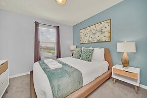 Stunning Lake View! Themed Bedrooms With Comfortable and Sophisticated