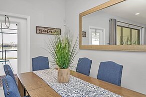 Stunning Lake View! Themed Bedrooms With Comfortable and Sophisticated