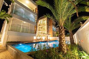 Immaculate 2-bed Apartment in Pereybere Grand Baie