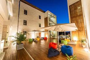 Immaculate 2-bed Apartment in Pereybere Grand Baie