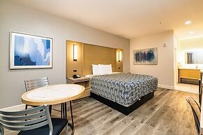 Palace Inn Blue IAH East