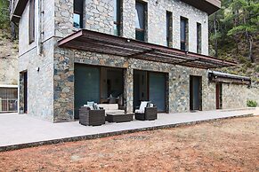 Phaedrus Living Forest Villa Chantara