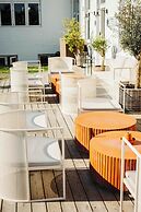 The Falcon Hotel