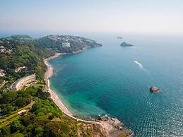 Lovely Villa 1 King 1 Double Sofa 4 Single Beds