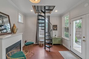 Orting Manor - Charming And Historic! 6 Bedroom Residence by Redawning