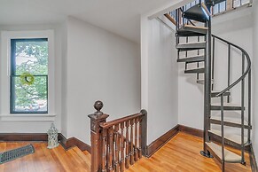 Orting Manor - Charming And Historic! 6 Bedroom Residence by Redawning