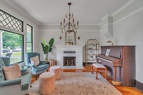 Orting Manor - Charming And Historic! 6 Bedroom Residence by Redawning