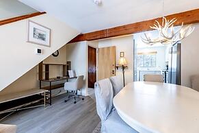 Telemark 5 4 Bedroom Condo by RedAwning