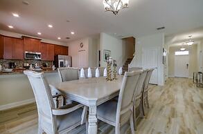 6 Bed 6 Bath Champions Gate Golf Resort! 6 Bedroom Villa by RedAwning