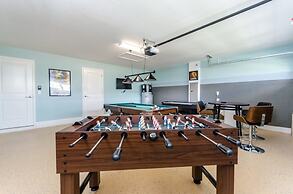 6 Bed 6 Bath Champions Gate Golf Resort! 6 Bedroom Villa by RedAwning