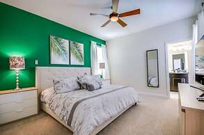 5 Bed Pool Home Multiple Bunks & Game Room! 5 Bedroom Villa by Redawni