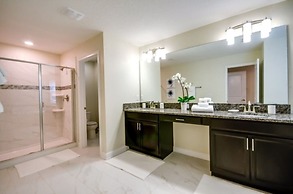 5 Bed Pool Home Multiple Bunks & Game Room! 5 Bedroom Villa by Redawni