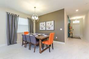 5 Bed Pool Home Multiple Bunks & Game Room! 5 Bedroom Villa by Redawni