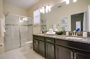 5 Bed Pool Home Multiple Bunks & Game Room! 5 Bedroom Villa by Redawni