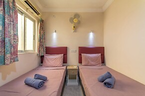 Merill Pool and Sea, charming Apart 1