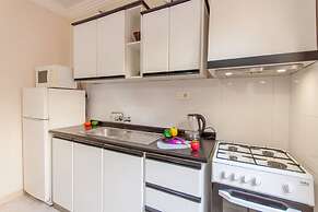 Merill Pool and Sea, charming Apart 1