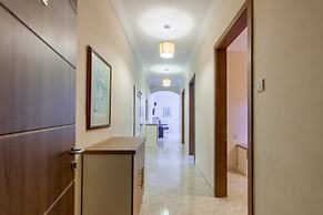 Pool and Sea, charming Merill Apart 4