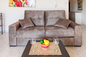 Pool and Sea, charming Merill Apart 4