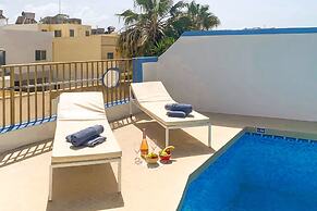 Pool and Sea, charming Merill Apart 3