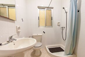 Pool and Sea, charming Merill Apart 3