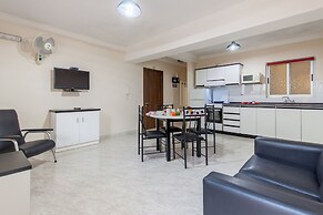 Pool and Sea, charming Merill Apart 3