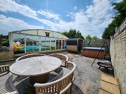 Stag/hen Party House - Pool, Hottub, Bar & Sauna