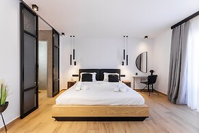 Kentro Luxury Suites