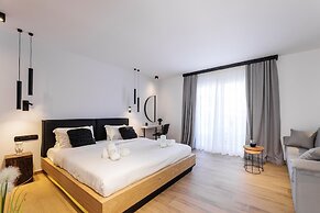 Kentro Luxury Suites