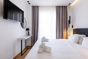 Kentro Luxury Suites