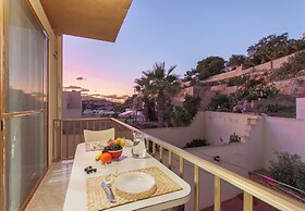 Pool and Sea, charming Merill Apart 5