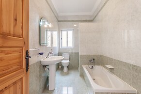 Pool and Sea, Penthouse Merill Apart 6