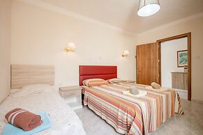 Pool and Sea, Penthouse Merill Apart 7