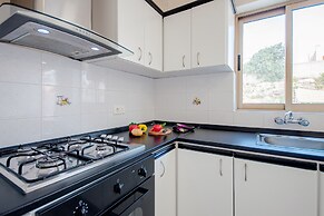 Pool and Sea, Penthouse Merill Apart 7