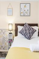 MPL Apartments - Woodside House by Harry Potter Studios