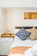 MPL Apartments - Woodside House by Harry Potter Studios