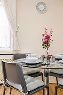 MPL Apartments - Woodside House by Harry Potter Studios