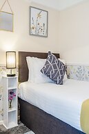 MPL Apartments - Woodside House by Harry Potter Studios