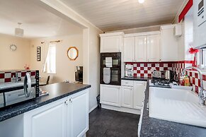 MPL Apartments - Woodside House by Harry Potter Studios